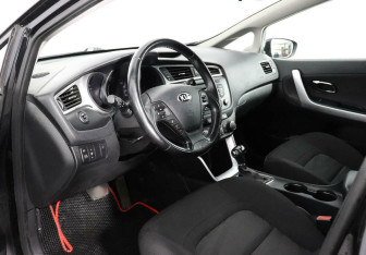 Подержанный автомобиль Kia Ceed Wagon 2016 года (8 фото)