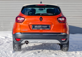 Подержанный автомобиль Renault Kaptur 2017 года (6 фото)