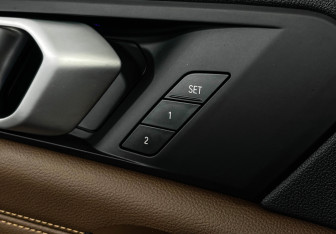 Подержанный автомобиль BMW X5 2019 года (18 фото)
