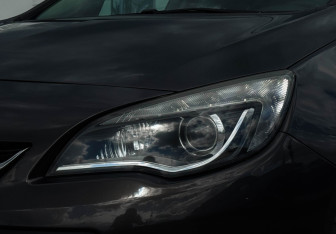 Подержанный автомобиль Opel Astra Wagon 2012 года (9 фото)