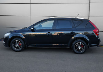 Подержанный автомобиль Kia Ceed Wagon 2010 года (2 фото)