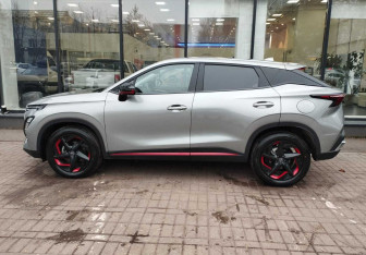 Подержанный автомобиль Omoda C5 2024 года (5 фото)