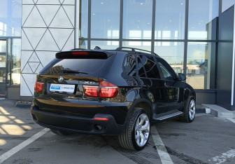 Подержанный автомобиль BMW X5 2007 года (5 фото)