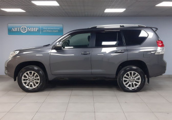 Подержанный автомобиль Toyota Land Cruiser Prado 2011 года (8 фото)