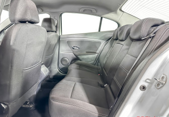 Подержанный автомобиль Renault Fluence 2014 года (9 фото)