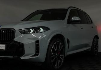 Подержанный автомобиль BMW X5 2025 года (30 фото)