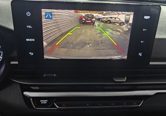 Подержанный автомобиль Geely Emgrand 2023 года (15 фото)