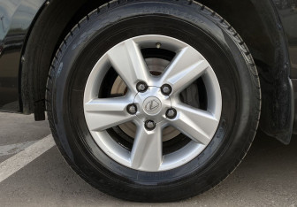 Подержанный автомобиль Lexus LX 2015 года (9 фото)