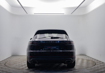 Подержанный автомобиль Porsche Cayenne 2020 года (6 фото)