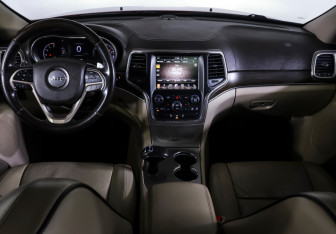 Подержанный автомобиль Jeep Grand Cherokee 2013 года (12 фото)