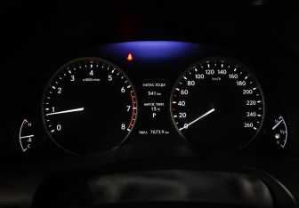 Подержанный автомобиль Lexus ES 2014 года (16 фото)