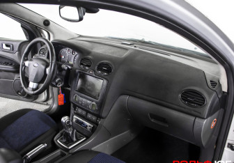 Подержанный автомобиль Ford Focus Sedan 2007 года (13 фото)