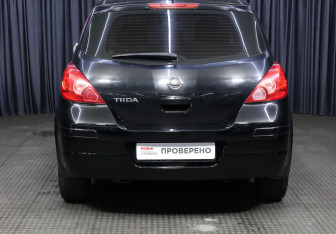 Подержанный автомобиль Nissan Tiida Hatchback 2007 года (6 фото)
