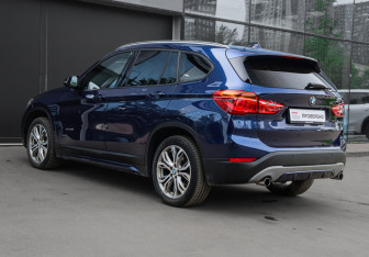 Подержанный автомобиль BMW X1 2017 года (6 фото)