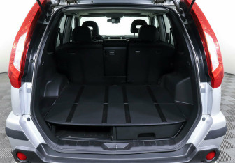 Подержанный автомобиль Nissan X-Trail 2013 года (17 фото)