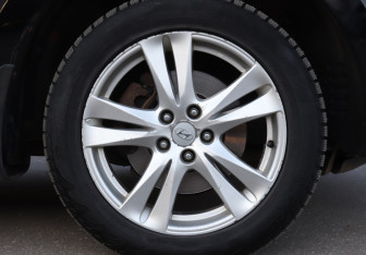 Подержанный автомобиль Hyundai Santa Fe 2011 года (20 фото)