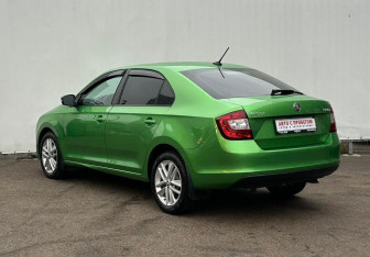 Подержанный автомобиль Skoda Rapid Liftback 2018 года (7 фото)