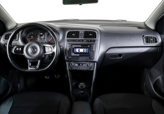 Подержанный автомобиль Volkswagen Polo Sedan 2018 года (13 фото)