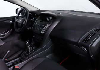 Подержанный автомобиль Ford Focus Wagon 2016 года (9 фото)