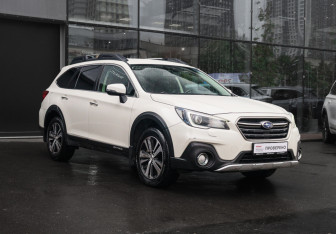 Подержанный автомобиль Subaru Outback Wagon 2018 года (3 фото)