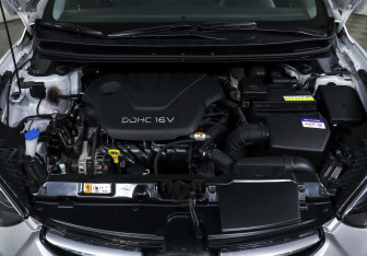 Подержанный автомобиль Hyundai Elantra Sedan 2012 года (7 фото)