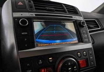 Подержанный автомобиль Toyota Verso 2014 года (27 фото)