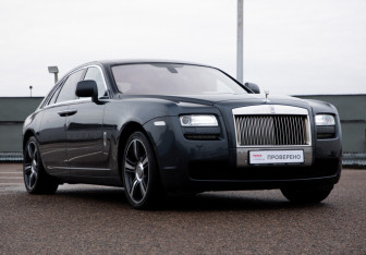 Подержанный автомобиль Rolls-Royce Ghost 2010 года (7 фото)