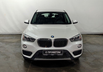 Подержанный автомобиль BMW X1 2017 года (2 фото)