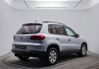 Подержанный автомобиль Volkswagen Tiguan 2012 года (5 фото)