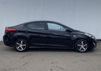 Подержанный автомобиль Hyundai Elantra Sedan 2011 года (4 фото)