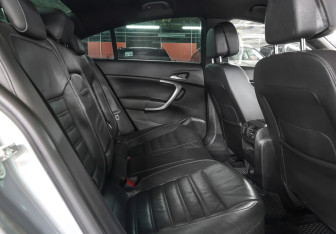 Подержанный автомобиль Opel Insignia Sedan 2013 года (10 фото)