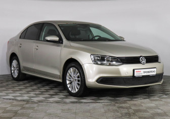 Подержанный автомобиль Volkswagen Jetta Sedan 2012 года (3 фото)