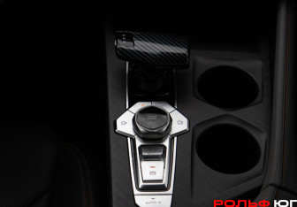 Подержанный автомобиль Changan UNI-V 2023 года (15 фото)