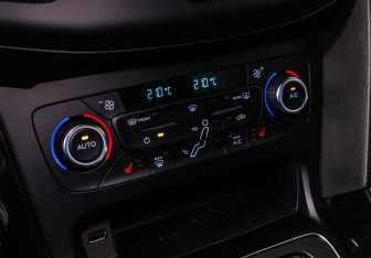 Подержанный автомобиль Ford Focus Hatchback 2017 года (10 фото)