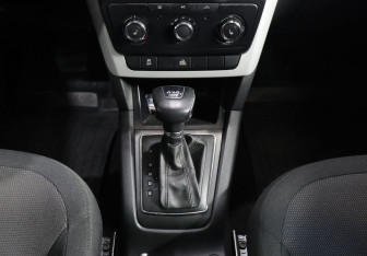 Подержанный автомобиль Skoda Yeti 2012 года (16 фото)