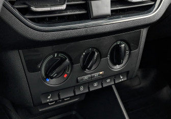 Подержанный автомобиль Skoda Rapid Liftback 2021 года (21 фото)