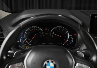 Подержанный автомобиль BMW X4 2019 года (11 фото)
