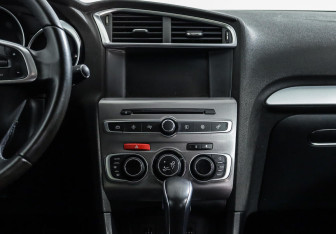 Подержанный автомобиль Citroen C4 Sedan 2017 года (9 фото)