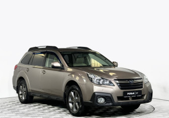 Подержанный автомобиль Subaru Outback Wagon 2013 года (3 фото)
