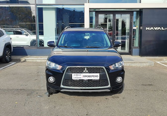 Подержанный автомобиль Mitsubishi Outlander 2011 года (2 фото)