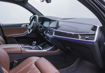 Подержанный автомобиль BMW X7 2020 года (7 фото)