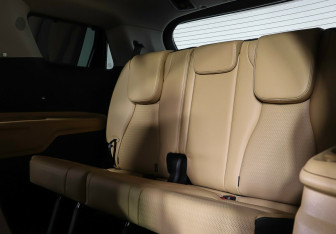 Подержанный автомобиль Kia Carnival 2022 года (26 фото)