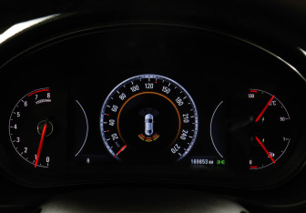 Подержанный автомобиль Opel Insignia Liftback 2014 года (7 фото)