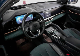 Подержанный автомобиль Geely Monjaro 2023 года (7 фото)