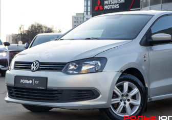 Подержанный автомобиль Volkswagen Polo Sedan 2011 года (16 фото)