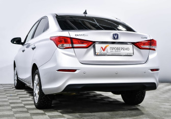 Подержанный автомобиль Changan Alsvin 2023 года (5 фото)