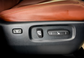 Подержанный автомобиль Lexus LX 2018 года (24 фото)