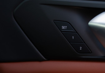 Подержанный автомобиль BMW X7 2021 года (27 фото)