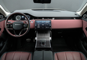 Подержанный автомобиль Land Rover Range Rover Evoque 2024 года (12 фото)