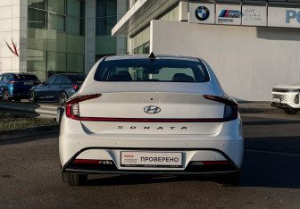 Подержанный автомобиль Hyundai Sonata 2019 года (6 фото)